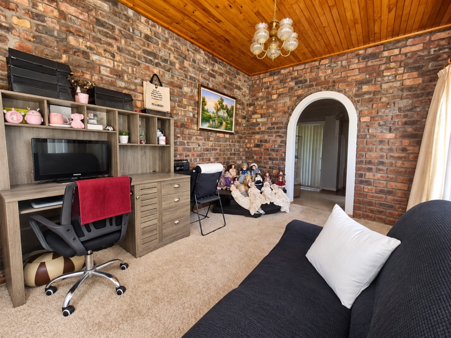 3 Bedroom Property for Sale in Hopefield Western Cape